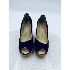 Women's Andre' Assous Featherweights wedge Brown Leather Suede peekaboo Shoe S 6